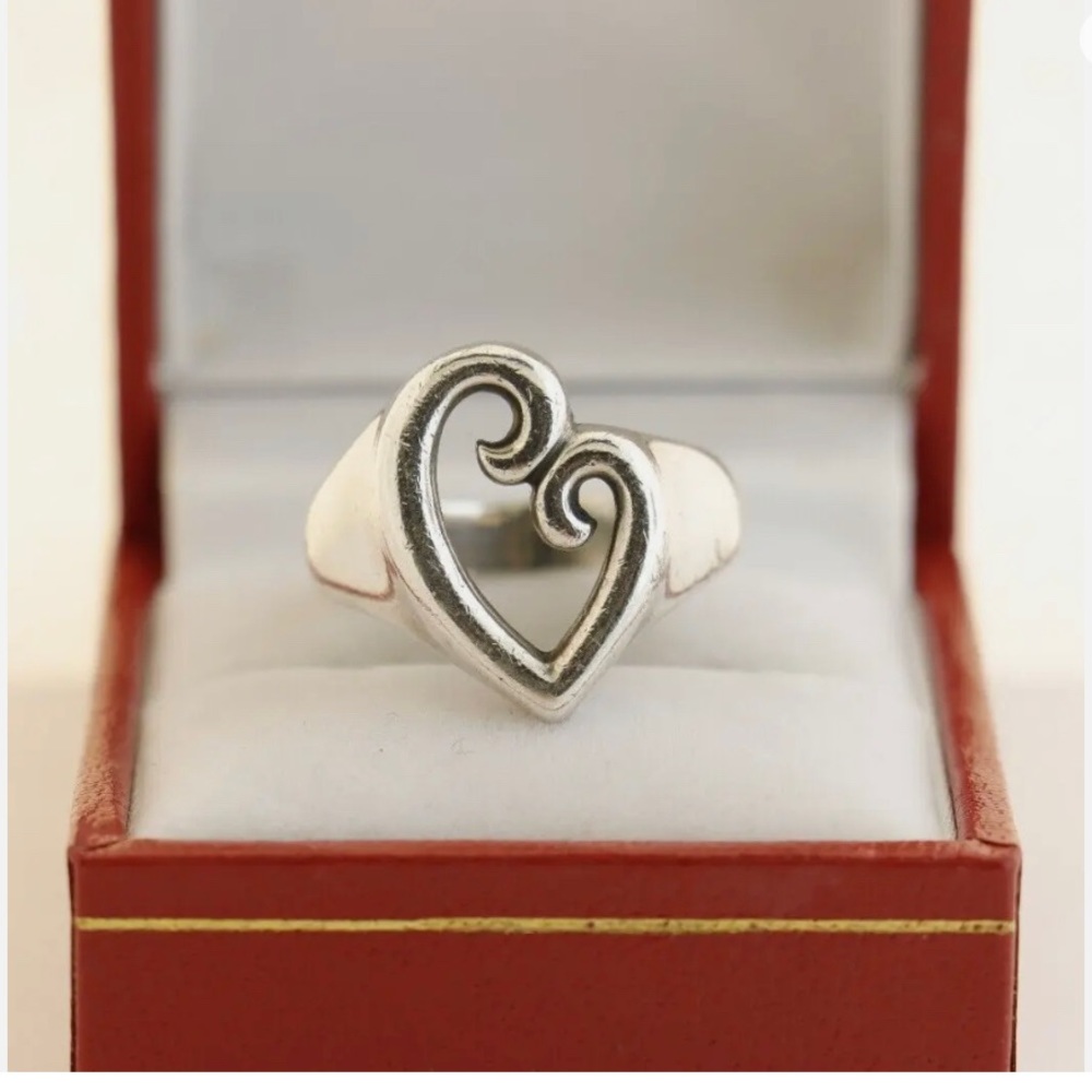 Beautiful James Avery Sterling Silver Mother's Love Heart Ring Size 7.5